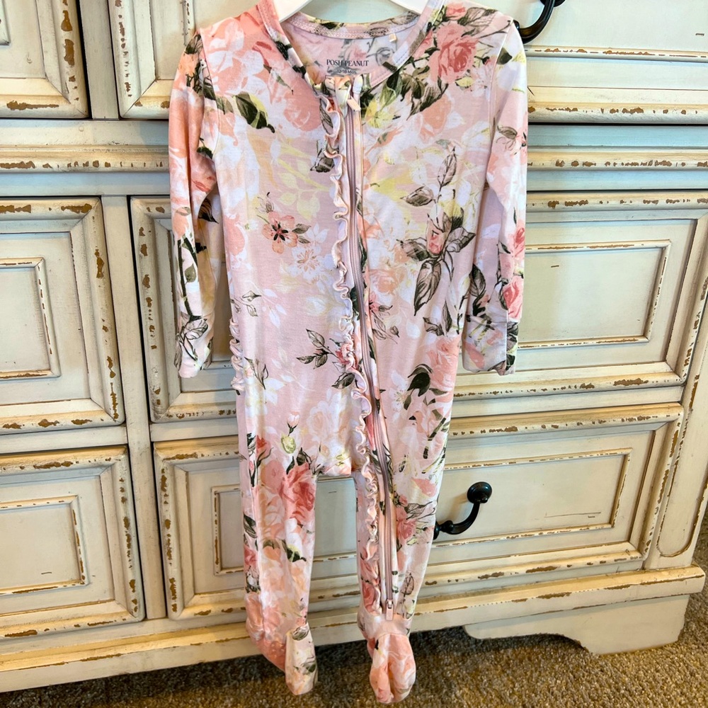 Vintage Rose Posh peanut sleeper 12-18